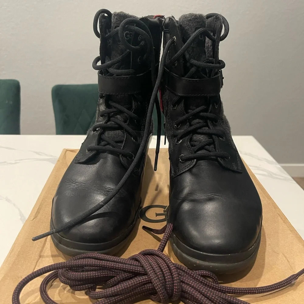 UGG Kesey Boots 9.5 - Picture 5 of 9